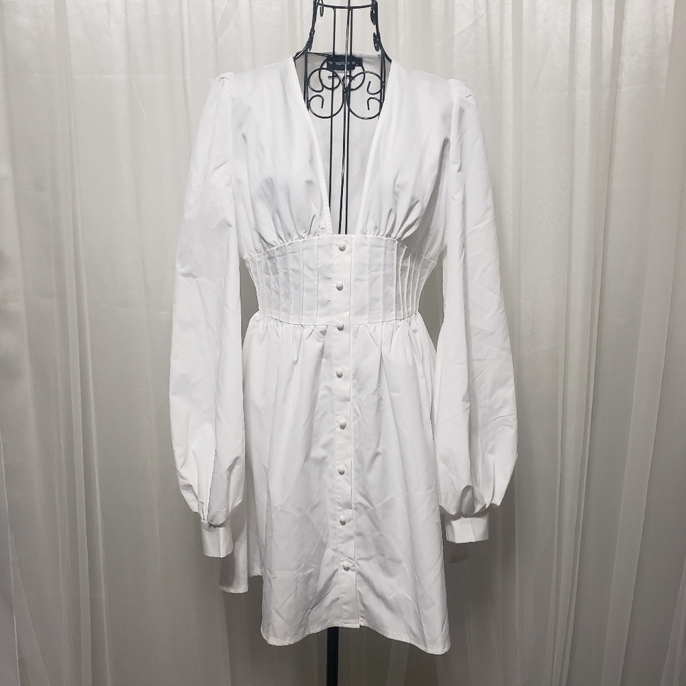 PrettyLittleThing Sz 4 White Skater Dress - Picture 2 of 13